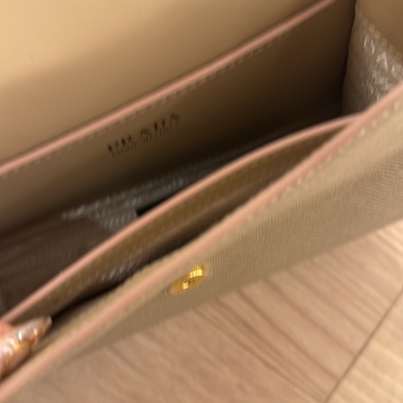 Tan leather handbag with black and tan guitar strap - Picture 5 of 6